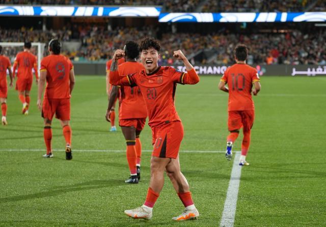 1728561886563098095.jpg (体育)(4)足球——世预赛:中国队对阵澳大利亚队XxjpseC007184_20241010_PEPFN0A001.jpg