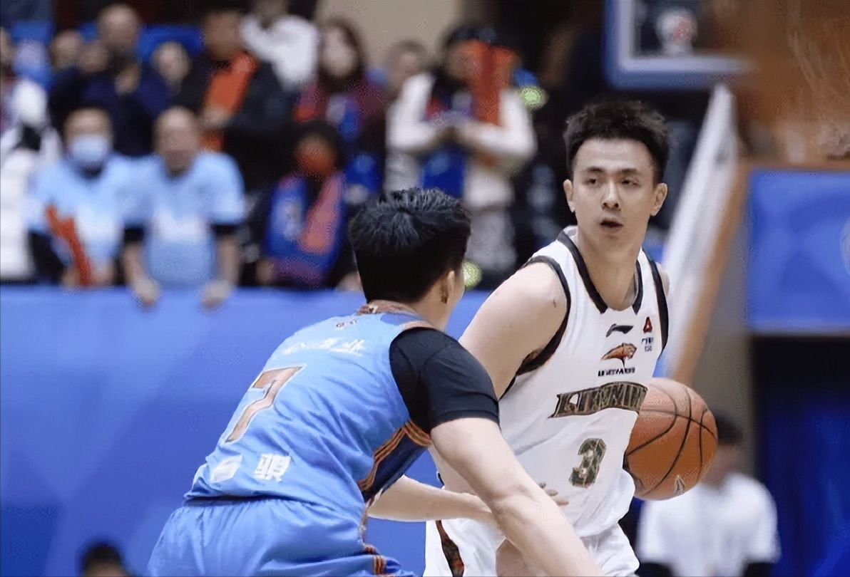 开云网站-辽宁换帅如换刀，52分大胜刷新赛季最大赢球分差，两改变让人欣喜