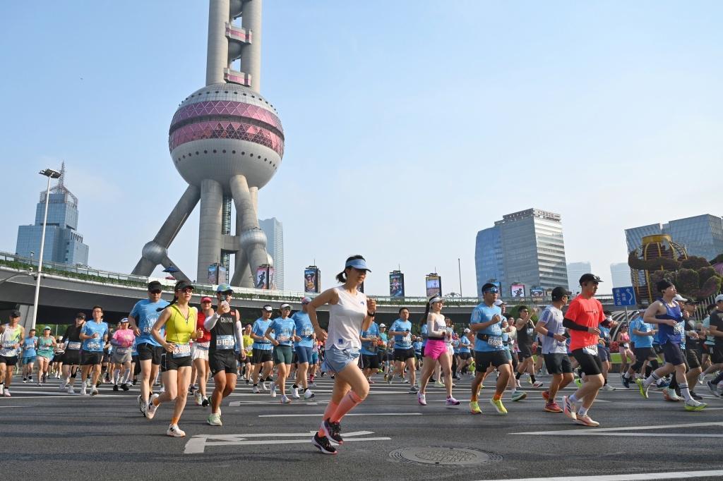 开云下载-十年能打磨出一场怎样的大众赛事？上海半马即将鸣枪给出答案