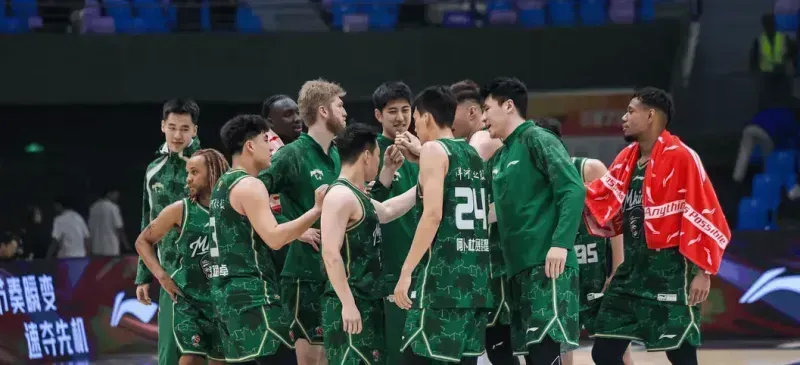 开云网站-今晚南京vs北控大名单：邹雨宸、郭昊文出战，J.Cole缺席